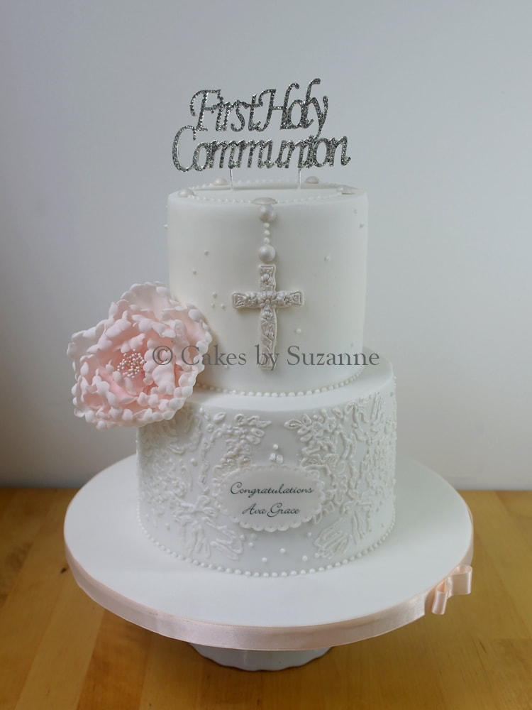 First Holy Communion cake with rosary and cross
