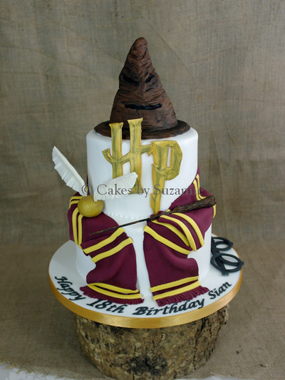 Harry Potter birthday cake sorting hat snitch wand scarf glasses