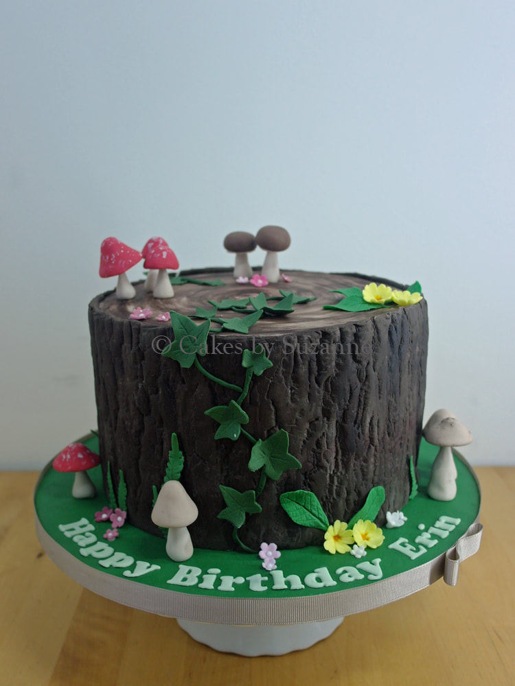 woodland themed cake with mushrooms, toadstools, fungi, foraging theme